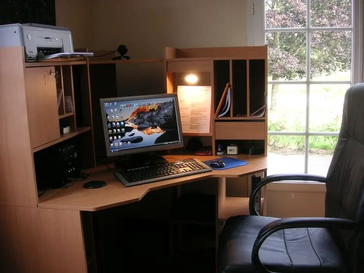 7 Cheap Ways to Soundproof a Home Office (FULL GUIDE)