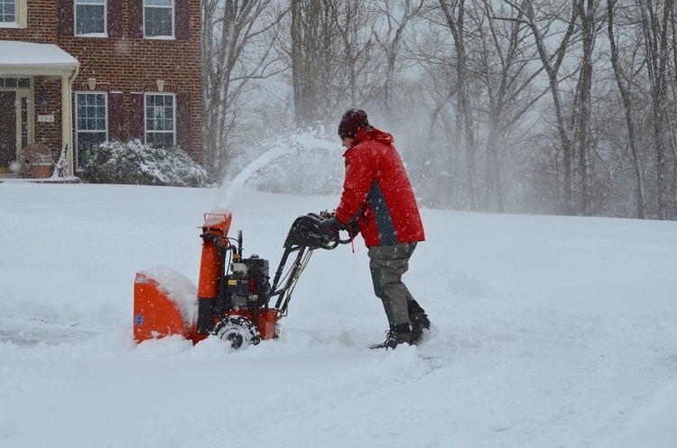 4 Quietest Snow Blowers in 2024: Reviews & Full Buying Guide