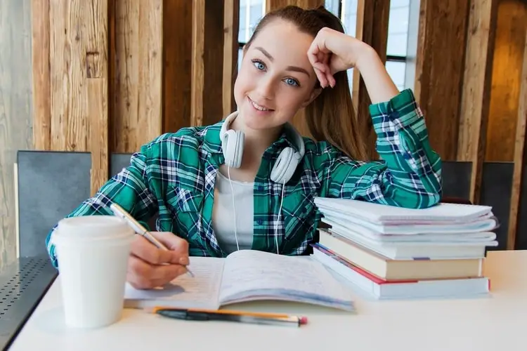 Top 10 Noise Cancelling Headphones For Studying in 2022.